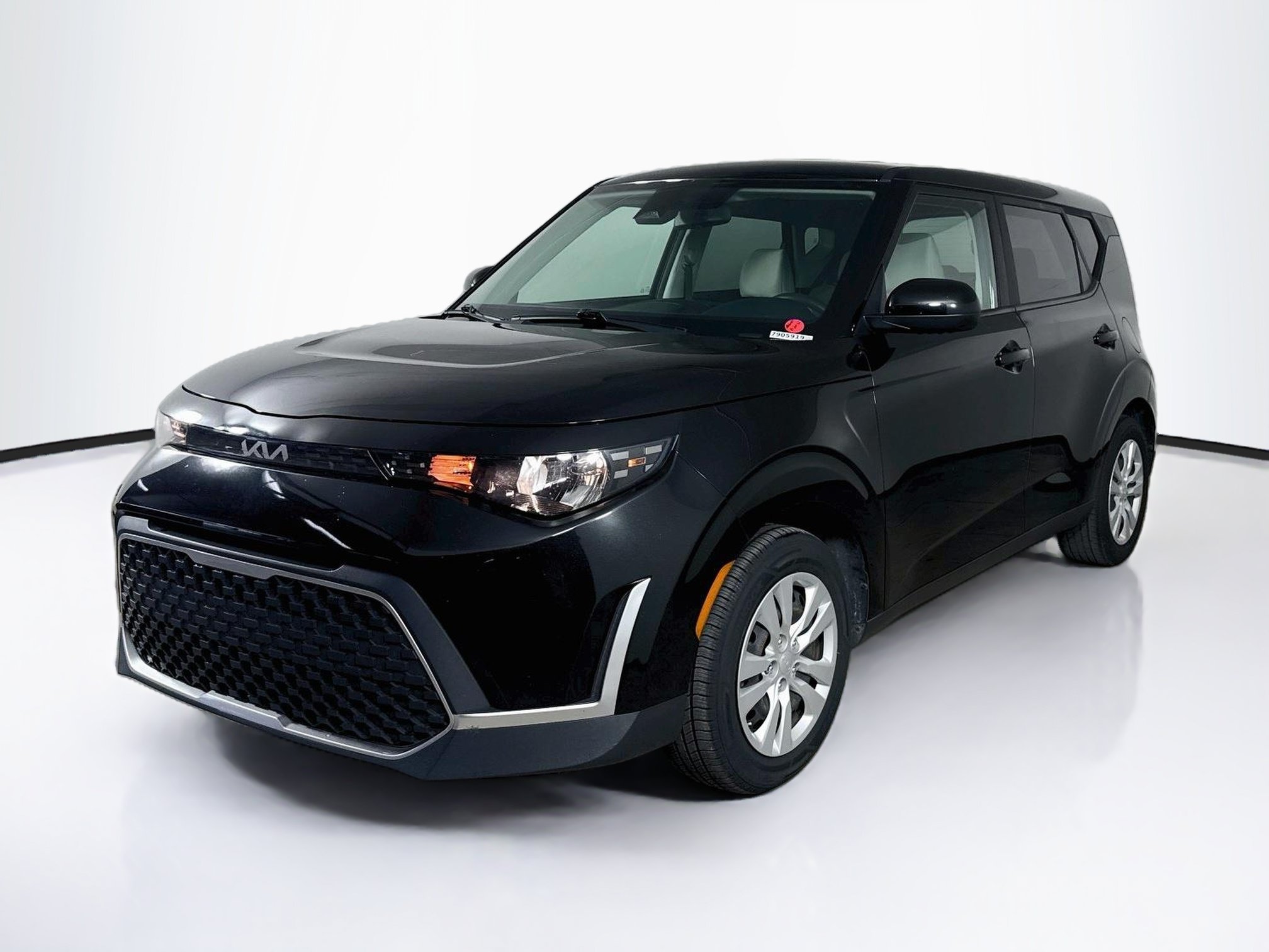 Used 2024 Kia Soul LX FWD image 4