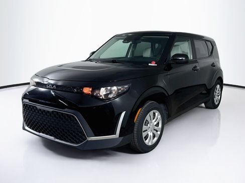 Used 2024 Kia Soul LX FWD image 4