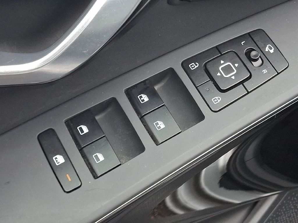 Used 2023 Kia Niro Wave w/ Wave Preserve Package FWD image 27