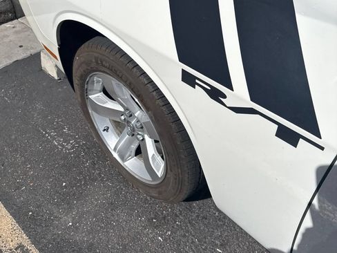 Used 2009 Dodge Challenger R/T RWD image 7