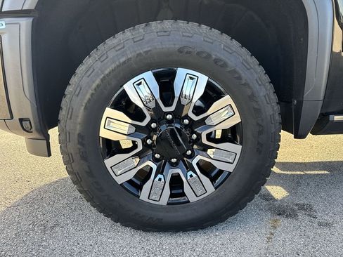 Used 2025 GMC Sierra 3500 Denali w/ Denali Reserve Package image 19