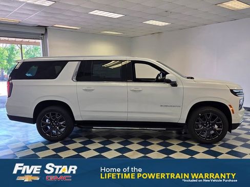 New 2026 Chevrolet Suburban LT w/ Comfort Package AWD/4WD image 12