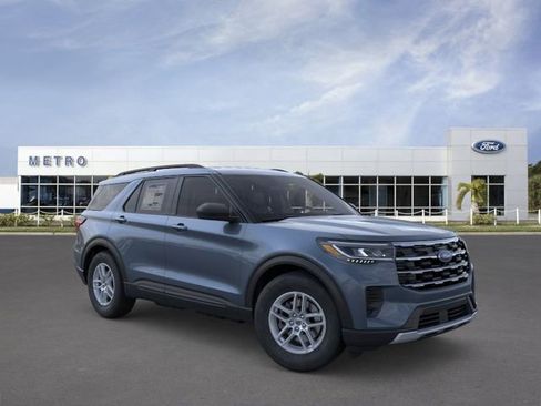 New 2026 Ford Explorer Active RWD image 7