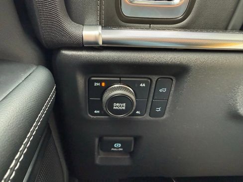 New 2025 Ford Expedition Platinum w/ Stealth Performance Package image 13