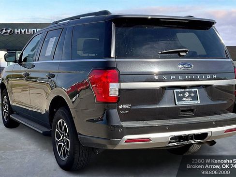 Used 2024 Ford Expedition XLT image 7