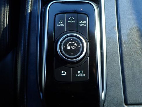 Used 2021 Nissan Armada SV image 22