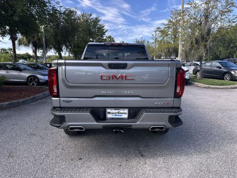 Used 2024 GMC Sierra 1500 AT4 w/ Technology Package AWD/4WD image 4