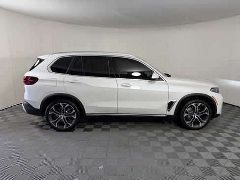 Certified 2026 BMW X5 sDrive40i w/ Climate Comfort Package RWD image 8