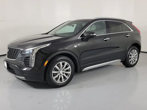 Used 2023 Cadillac XT4 Premium Luxury AWD/4WD image 2