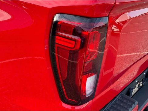 Used 2024 GMC Sierra 1500 Elevation image 27