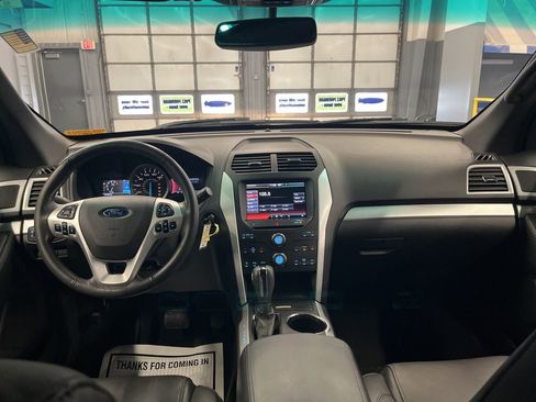 Used 2011 Ford Explorer XLT w/ 202A Rapid Spec Order Code image 30