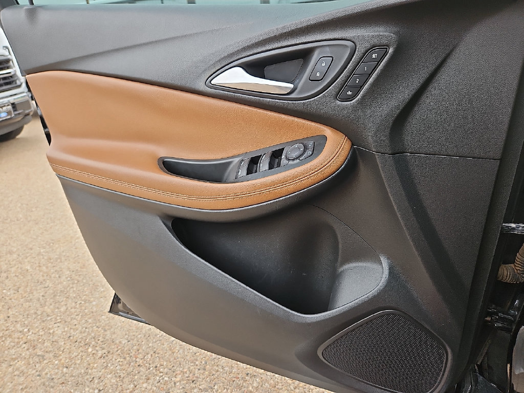 Used 2021 Buick Encore GX Essence w/ Sport Touring Package FWD image 20