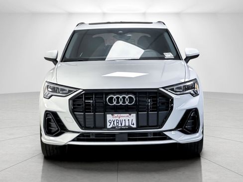 Certified 2025 Audi Q3 2.0T Premium w/ Convenience Plus Package AWD/4WD image 8