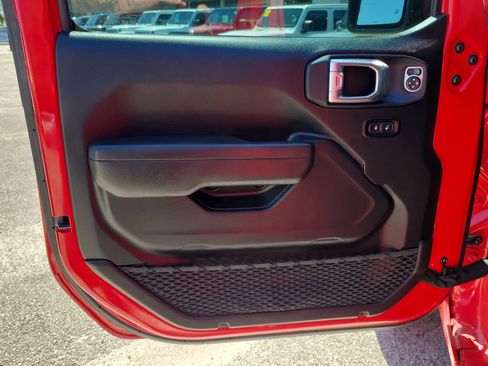 Used 2024 Jeep Gladiator Sport image 14