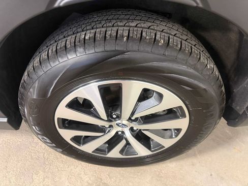 Certified 2025 Subaru Outback Premium w/ Popular Package #1A AWD/4WD image 9