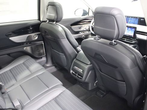 New 2026 Lincoln Nautilus Reserve AWD/4WD image 32