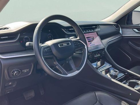 Used 2022 Jeep Grand Cherokee Limited image 13