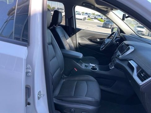 Used 2022 GMC Terrain SLT w/ Tech Package AWD/4WD image 17