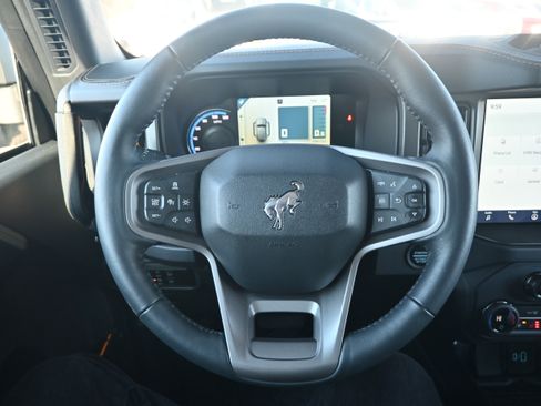 Used 2024 Ford Bronco Badlands image 19
