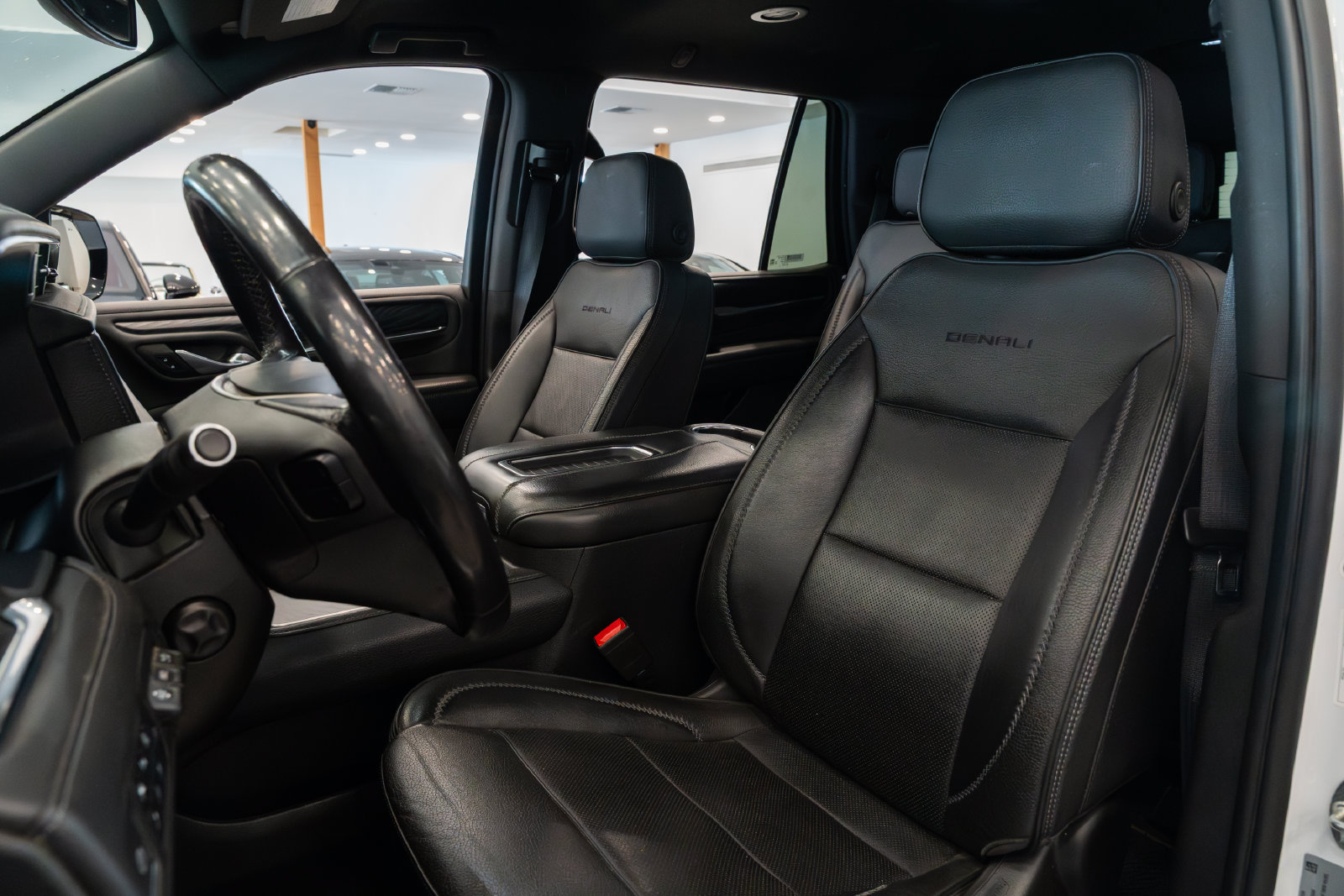 Used 2022 GMC Yukon Denali AWD/4WD image 12