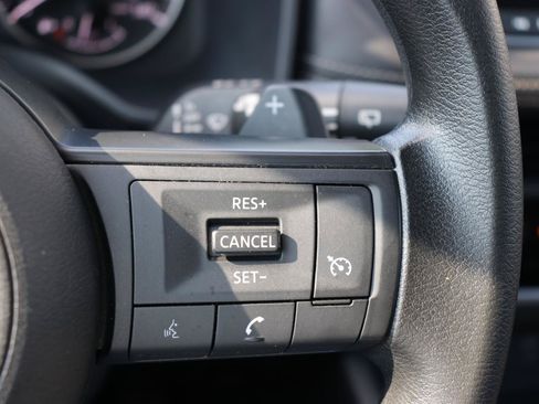 Used 2024 Nissan Rogue S AWD/4WD image 29