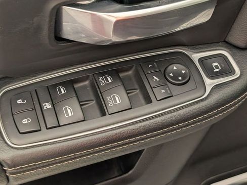 Used 2019 RAM 2500 Laramie AWD/4WD image 12