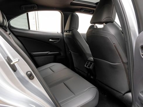 Used 2025 Lexus UX 300h FWD image 34