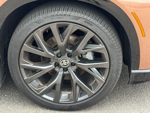 Used 2025 Toyota Crown Signia Limited w/ Advanced Technology Package image 16