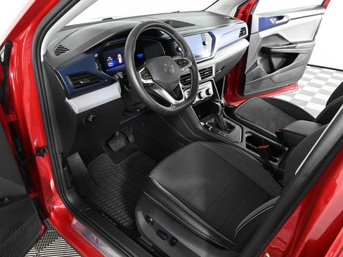 Certified 2022 Volkswagen Taos SE FWD image 17