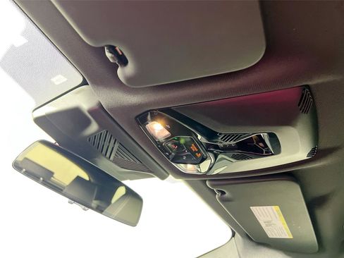 Used 2025 BMW X1 xDrive28i w/ Technology Package image 12