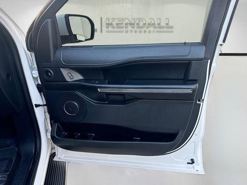 Used 2018 Ford Expedition Max XLT w/ Equipment Group 202A image 33