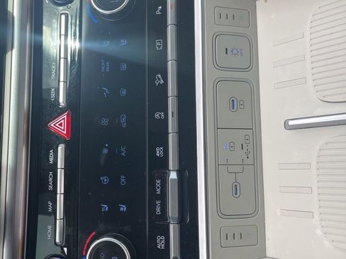 Used 2025 Hyundai Santa Fe Calligraphy image 27