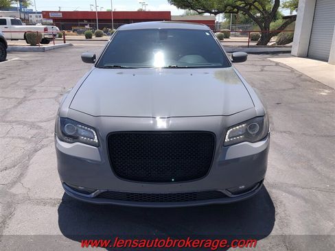 Used 2019 Chrysler 300 S RWD image 3