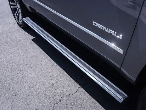 Used 2019 GMC Yukon Denali w/ Denali Ultimate Package AWD/4WD image 19