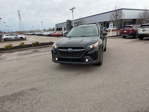 Certified 2023 Subaru Outback Premium image 5