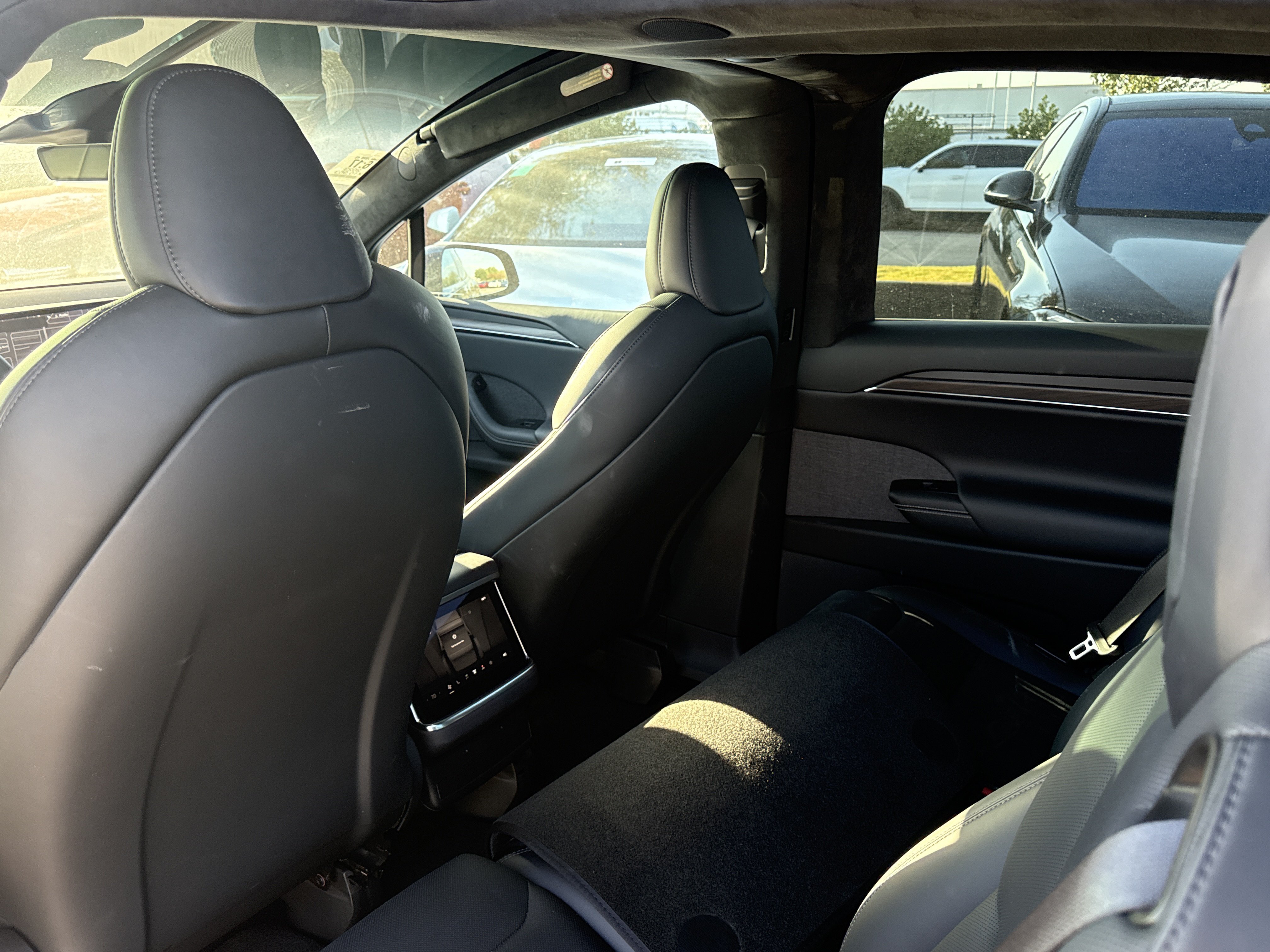 Used 2023 Tesla Model X AWD/4WD image 2