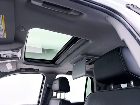 Used 2015 GMC Yukon Denali w/ Touring Package image 3