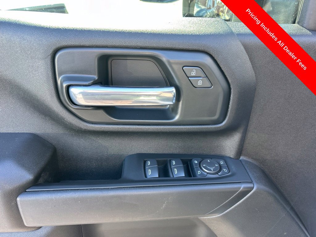 Used 2025 Chevrolet Silverado 2500 Custom w/ Custom Value Package RWD image 5