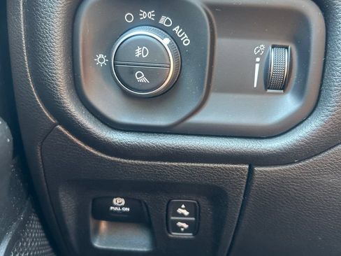 Used 2023 RAM 1500 Big Horn AWD/4WD image 25