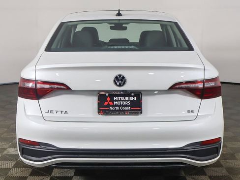 Used 2023 Volkswagen Jetta SE w/ Panoramic Sunroof Package image 10