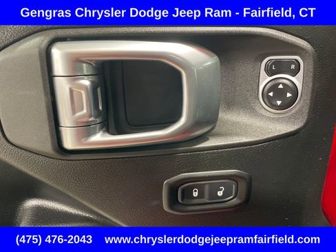 Used 2024 Jeep Wrangler Unlimited w/ Convenience Group AWD/4WD image 35