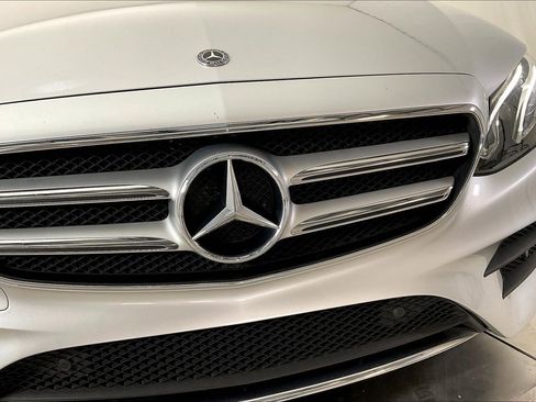 Used 2018 Mercedes-Benz E 300 image 33