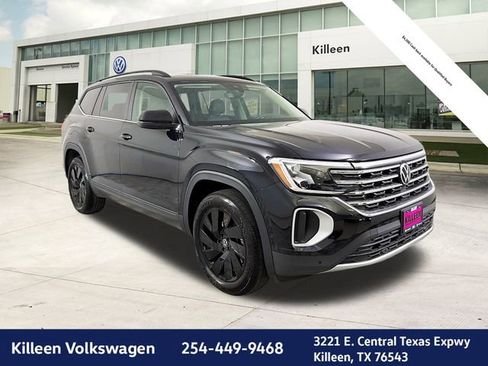 New 2025 Volkswagen Atlas SE image 1