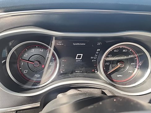 Used 2017 Dodge Charger SXT image 16