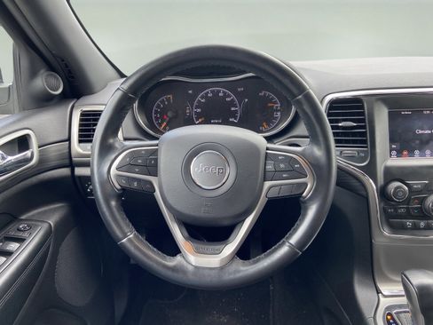 Used 2020 Jeep Grand Cherokee Laredo image 11