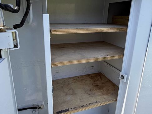 Used 2011 Chevrolet Express 3500 RWD image 18
