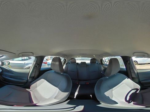 Used 2025 Toyota Prius LE image 41