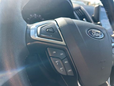 Used 2024 Ford Edge SEL image 17