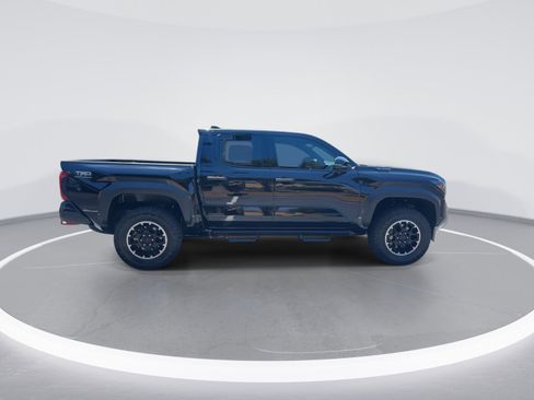 Used 2025 Toyota Tacoma TRD Off-Road w/ TRD Off Road Premium Package image 10