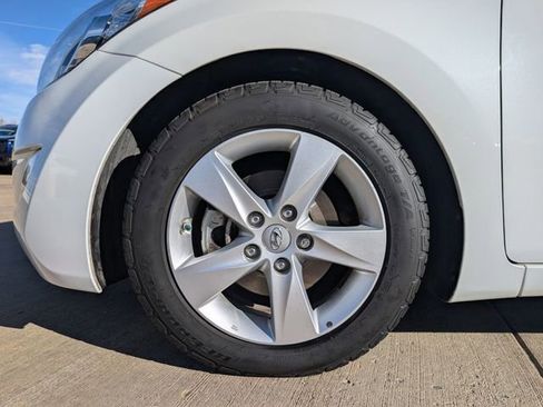 Used 2013 Hyundai Elantra GLS w/ Preferred Pkg image 9